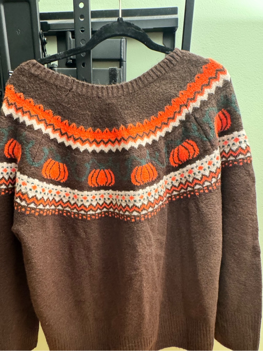 Women’s Vince Camuto fair isle pumpkin sweater fall Halloween
Size large - Picture 3 of 9